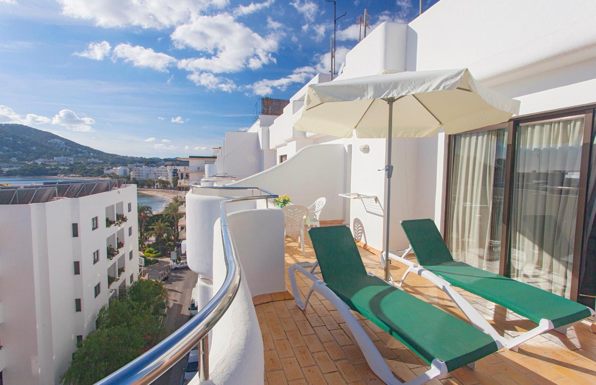 Apartamentos Bon Lloc Santa Eularia des Riu Ruang foto