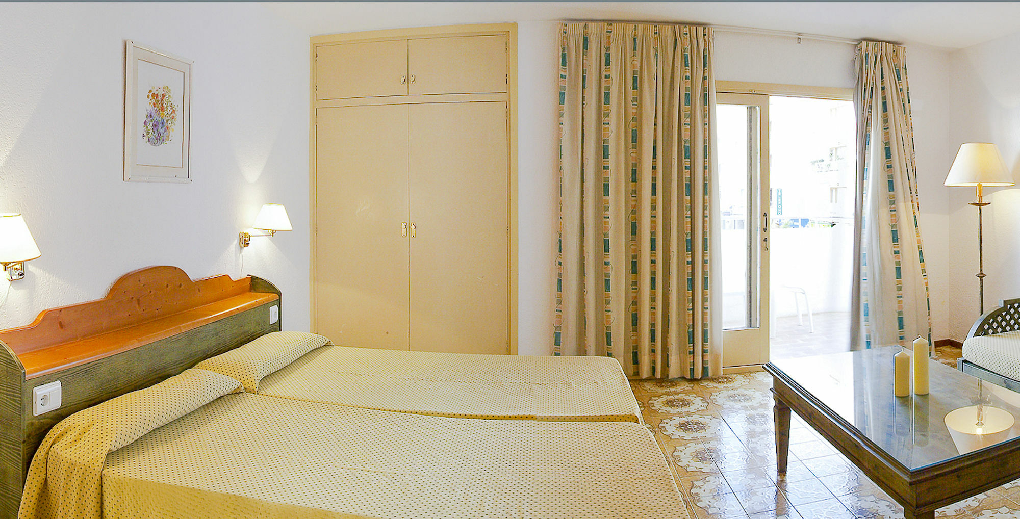 Apartamentos Bon Lloc Santa Eularia des Riu Bagian luar foto