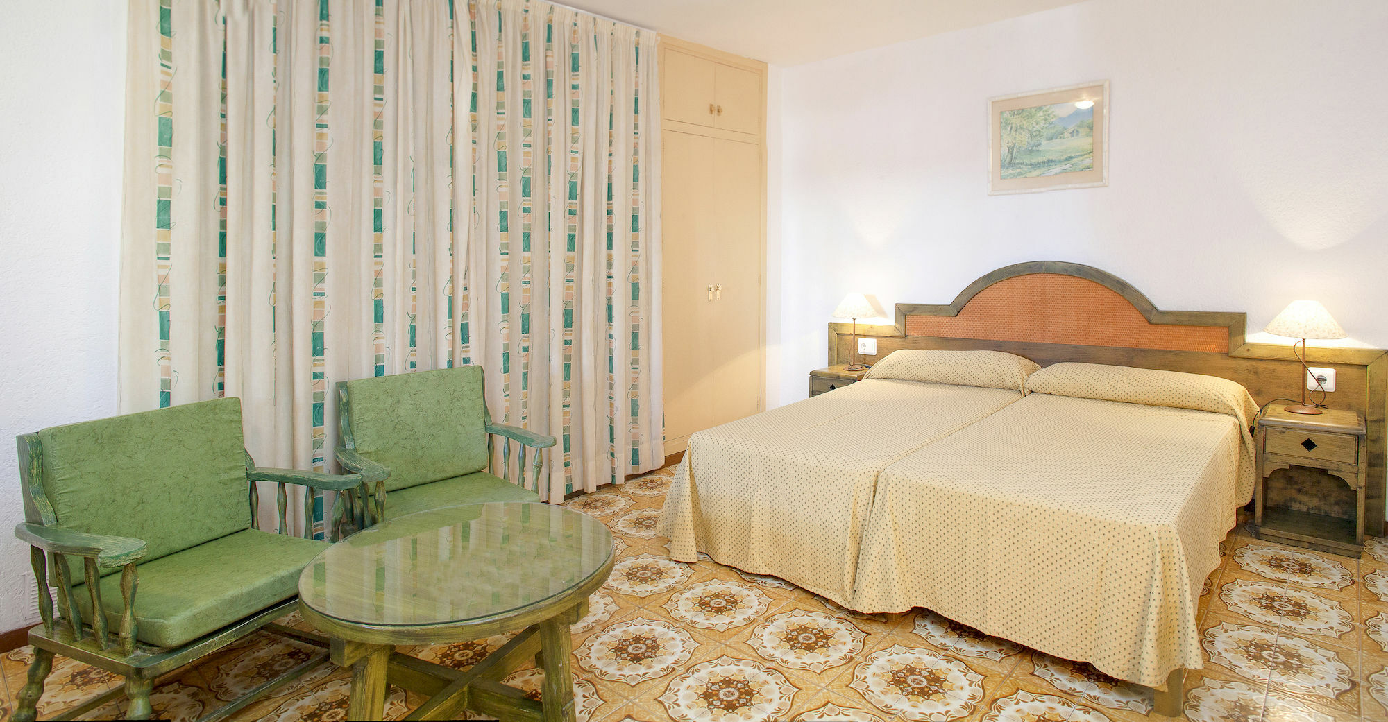 Apartamentos Bon Lloc Santa Eularia des Riu Bagian luar foto