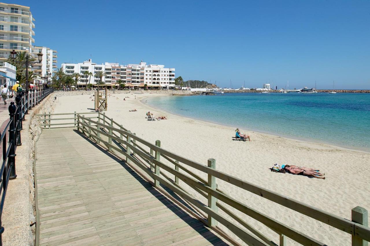 Apartamentos Bon Lloc Santa Eularia des Riu Bagian luar foto